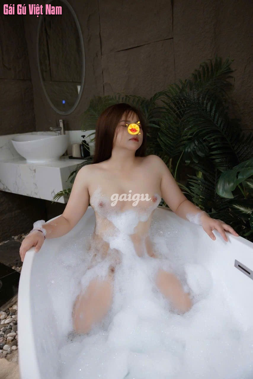 Gái dâm linh linh – dáng chuppi đáng yêu làm tình bao phê