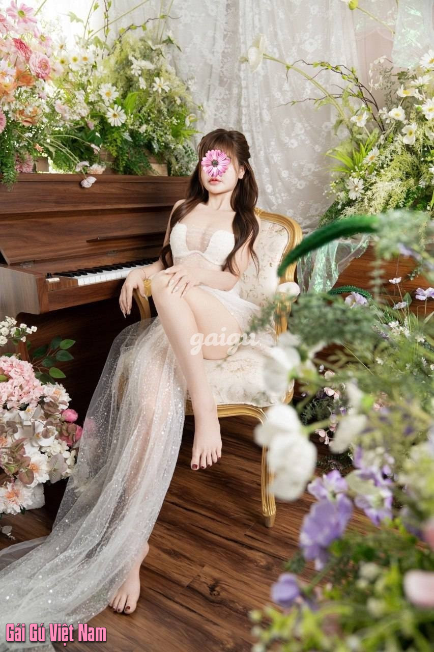 Trâm Anh – Style Hàn Quốc, Nhẹ Nhàng Đáng Yêu, Face Búng Ra Sữa