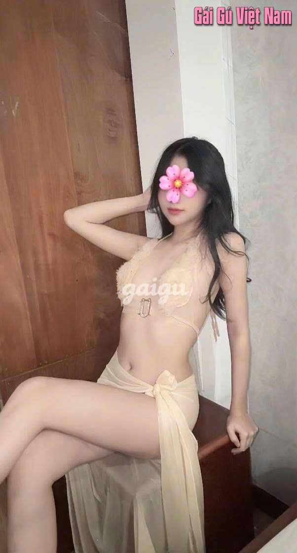 New Hot Teen 2K6 Quỳnh Như Baby ❤️ Mới Mất Trinh Dễ Thương Body Ngon Tuyệt
