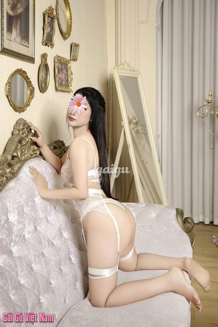 TRỰC TẾT⭐️LINH BABE XINH SANG, ĐẸP, TÂY, VÚ RẤT NGON ĐẢM BẢO MÊ