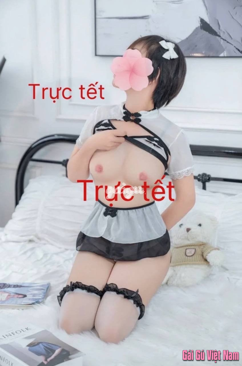 HOÀNG YẾN EM GÁI QUÊ DỄ THƯƠNG CHIỀU CHUỘN KHÁCH HÀNG MỚI VÀO NGHỀ